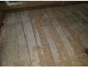 Vyplnění dutiny stropu foukanou izolací